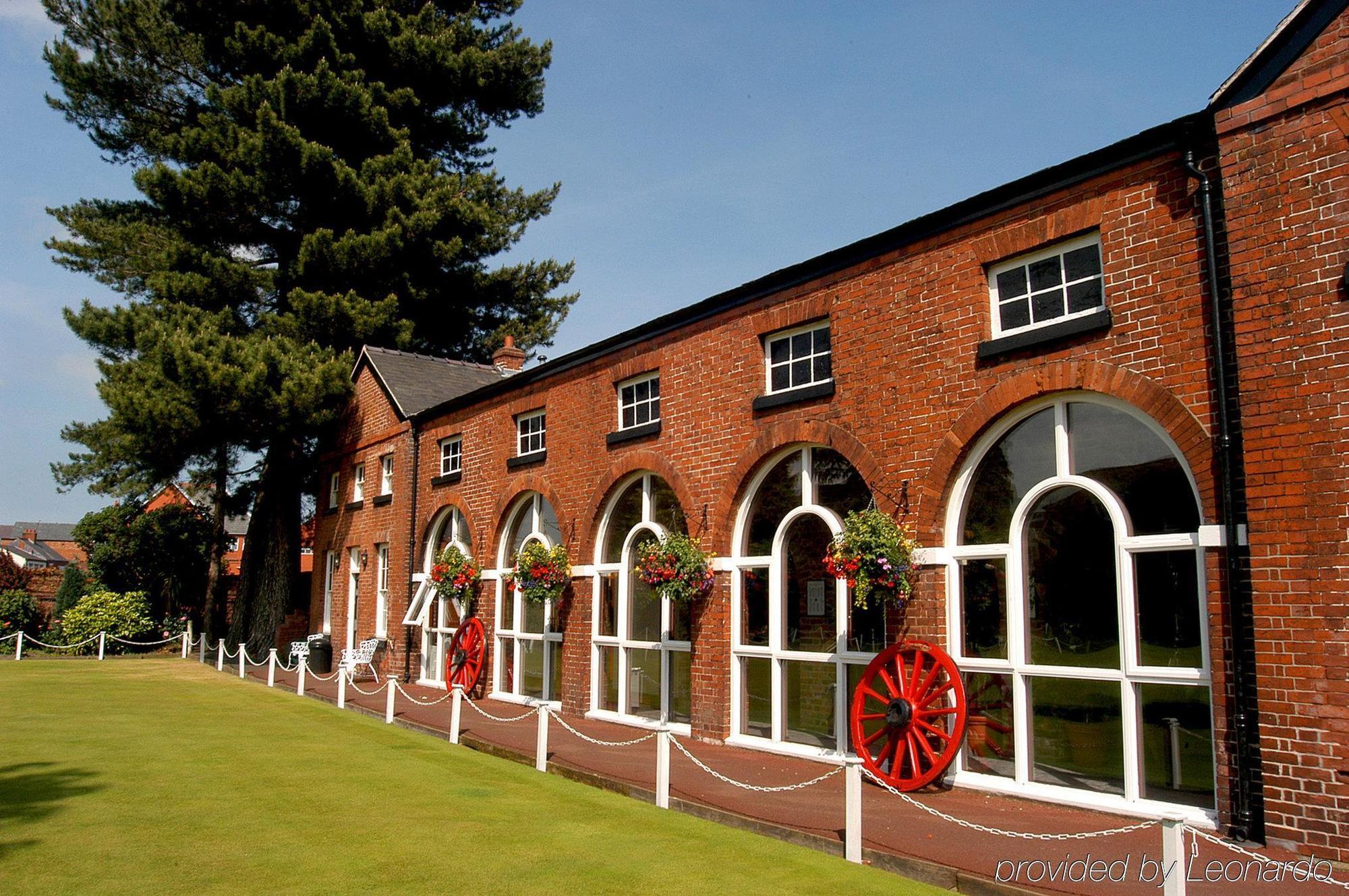 The Wynnstay Hotel, Oswestry, Shropshire Extérieur photo